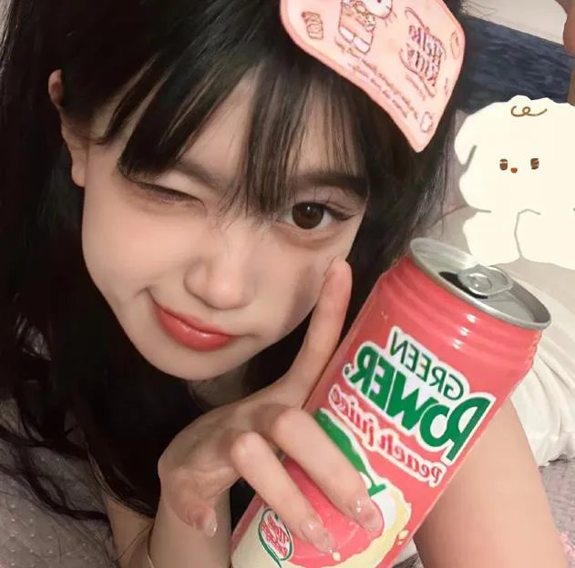 庭院里的女人